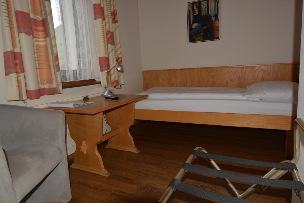 Hotel Terminus Samedan Luaran gambar